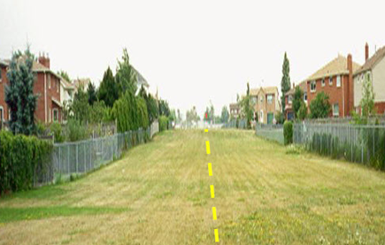 Transmission pipeline right-of-way is clearly defined, free of large vegetation, and easily accessible by the pipeline operator. Fences have been placed parallel but outside of the right-of-way.