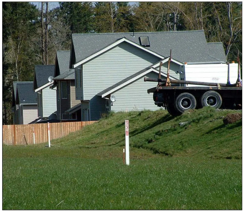Example of development constructed over a transmission pipeline right-of-way without consultation